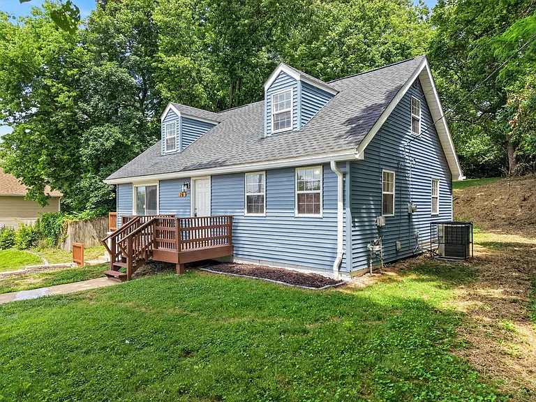 16 Lansing Ave — Photo 44