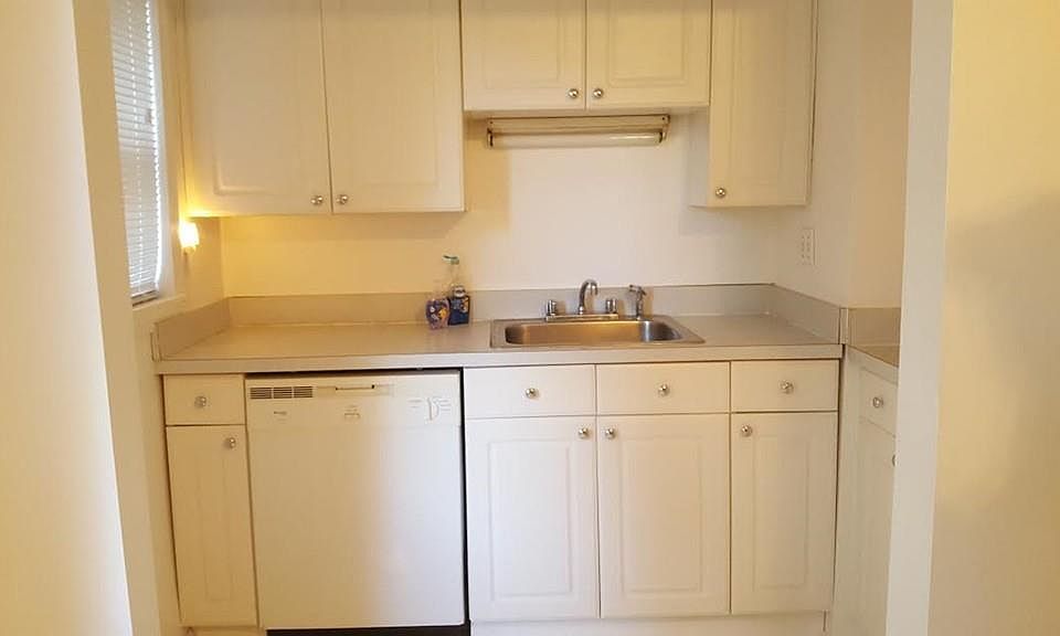 2nd image of 3 Cove St #1