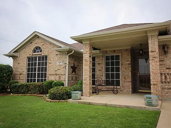 3rd image of 905 Vinewood Ct