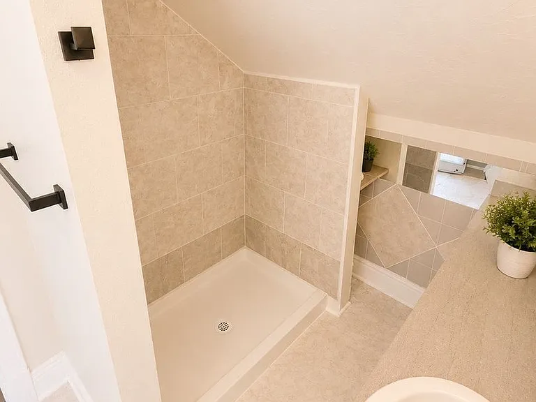 835 N Union Blvd #3 — Photo 21