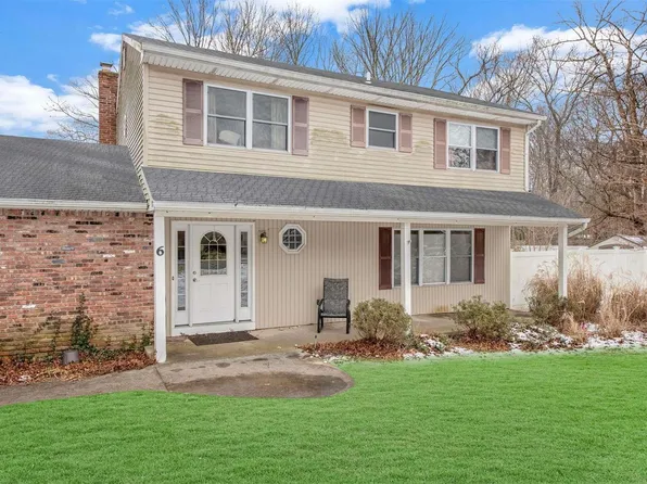 6 Cross Court, Shoreham, NY 11786