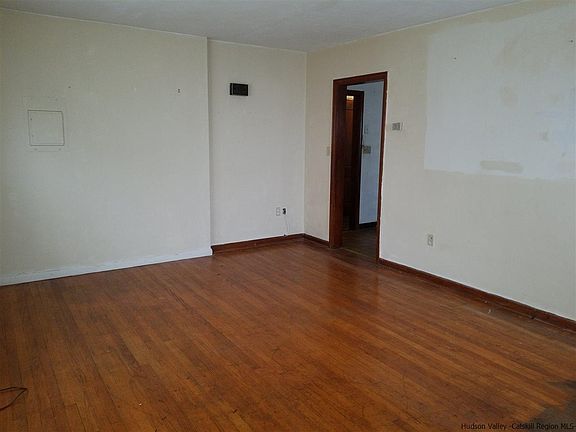 2nd image of 215 Carson Ave