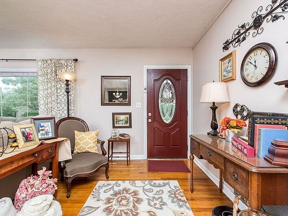 4th image of 1528 E Fort King St