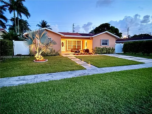 206 SE 3rd Pl Photo 1