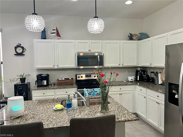 5507 Useppa Dr — Photo 3
