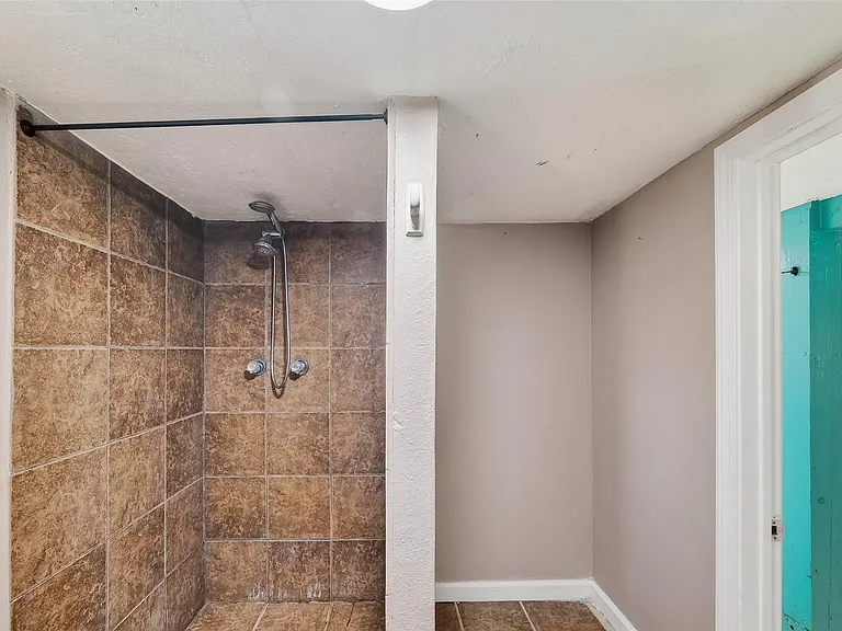 11 Highland Dr — Photo 33