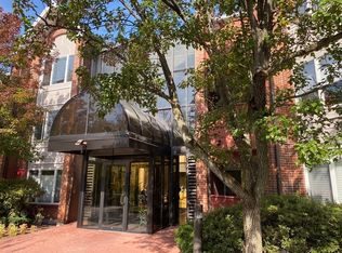 100 Rosemary Way APT 325, Needham, MA 02494