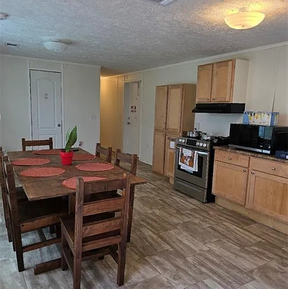 8385 Marx Dr — Photo 4