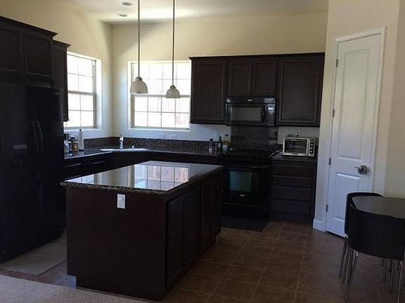 5th image of 815 Sage Crest Dr