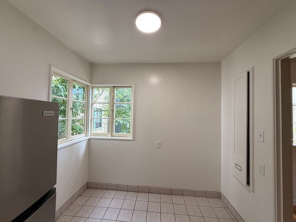 4th image of 1526 Arch St APT 5