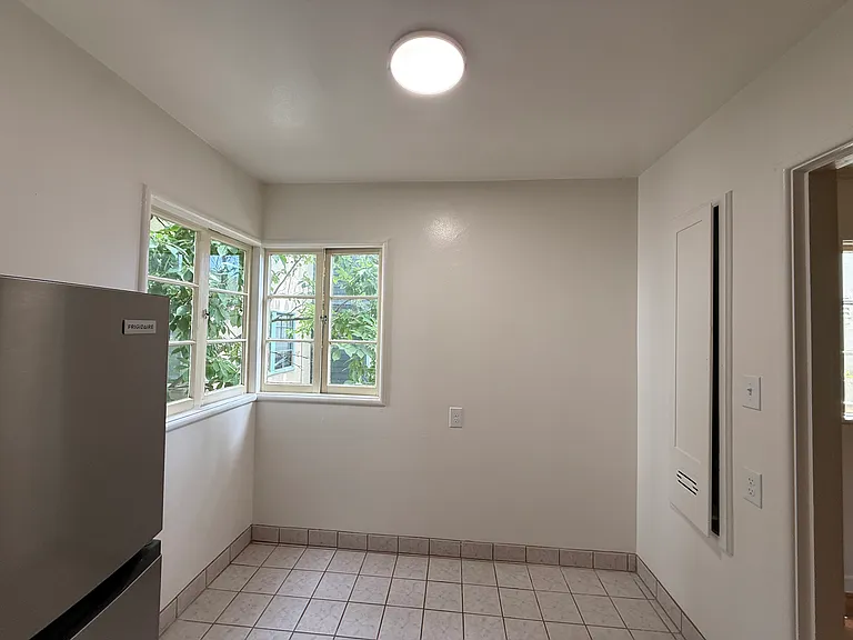 1526 Arch St #5 — Photo 4