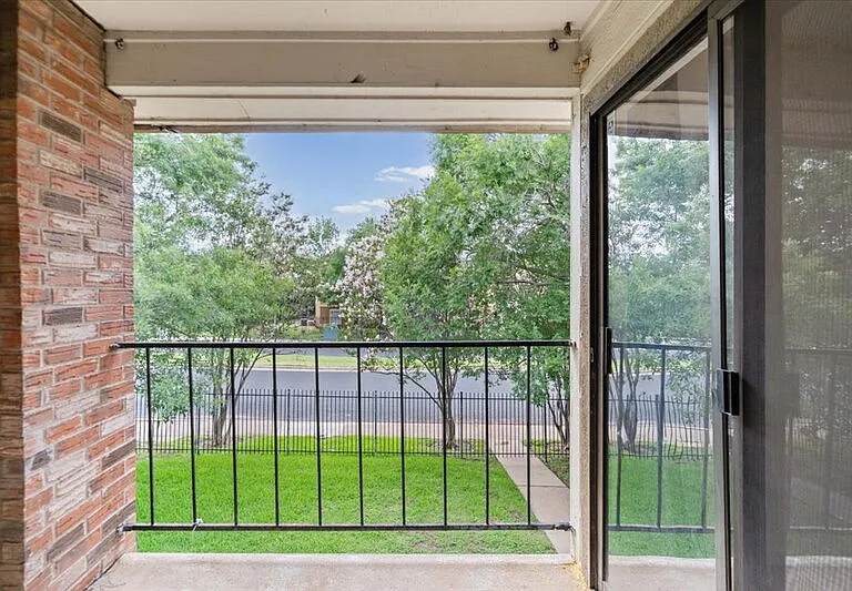 1705 Crossing Pl #114 — Photo 13