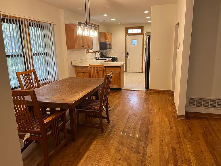 8742 S Harper Ave #1 — Photo 6