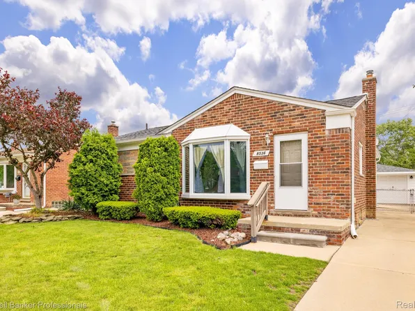 8536 Blackburn Dr, Westland, MI 48185