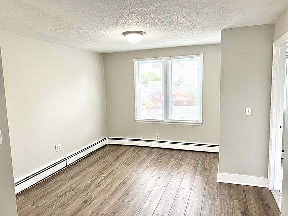 2nd image of 298-300 High St Unit 3