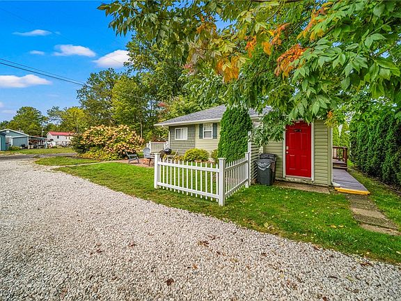 5th image of 4884 Francis St