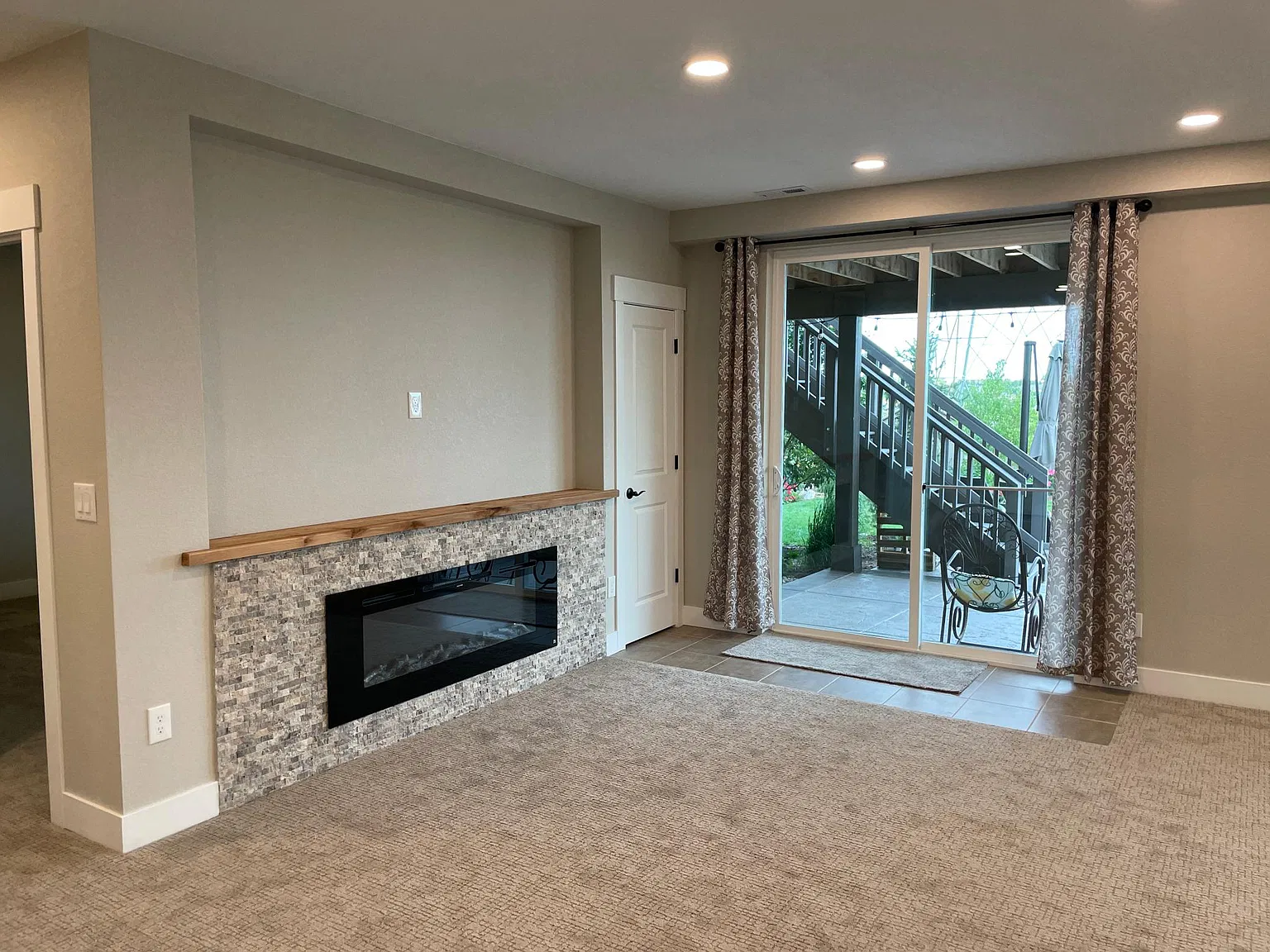 1 bed, 1200 sqft, $1,835 — Photo 3