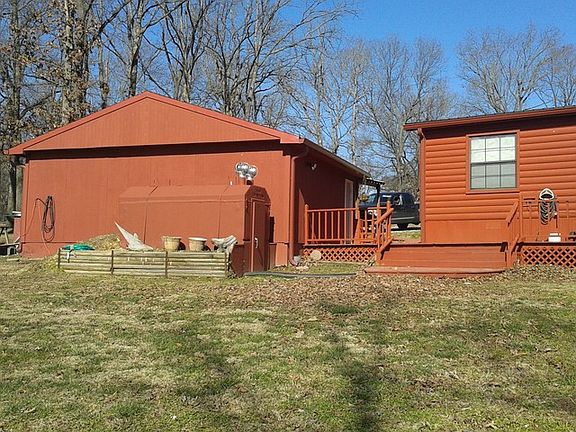 BOARDWALK
						:
						Decking extends to Carport @ Garage.