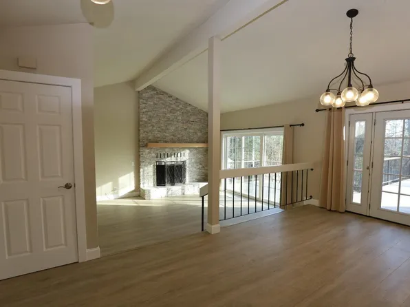 11432 Alta Sierra Dr, Grass Valley, CA 95949