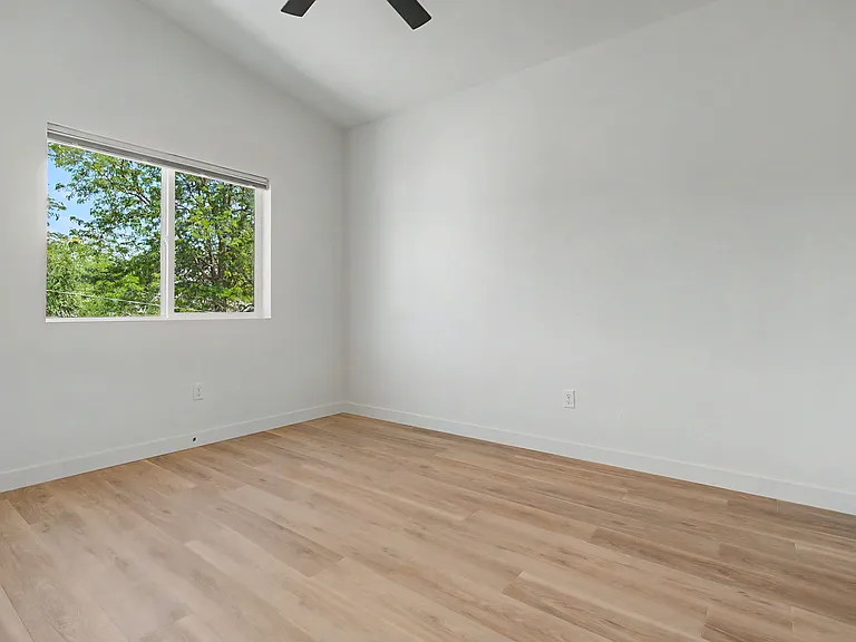 1102 Chipeta Ave — Photo 12