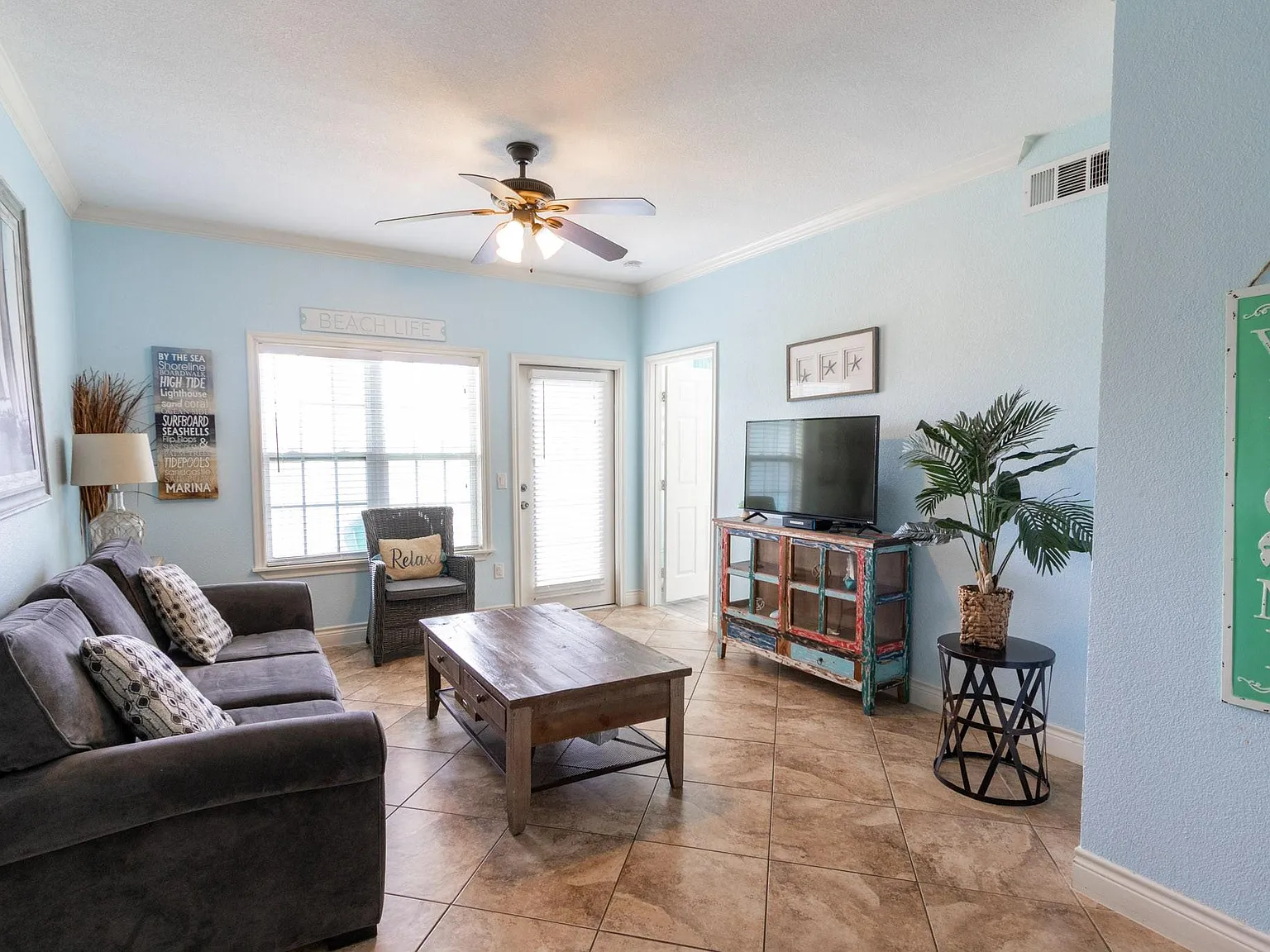 1 bed, 1.0 bath, 825 sqft, $1,500 — Photo 1