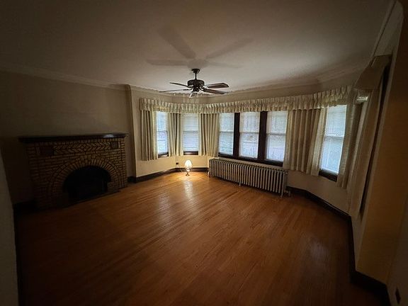 3rd image of 2842 Wisconsin Ave