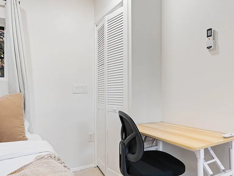 1035 Felder St — Photo 32