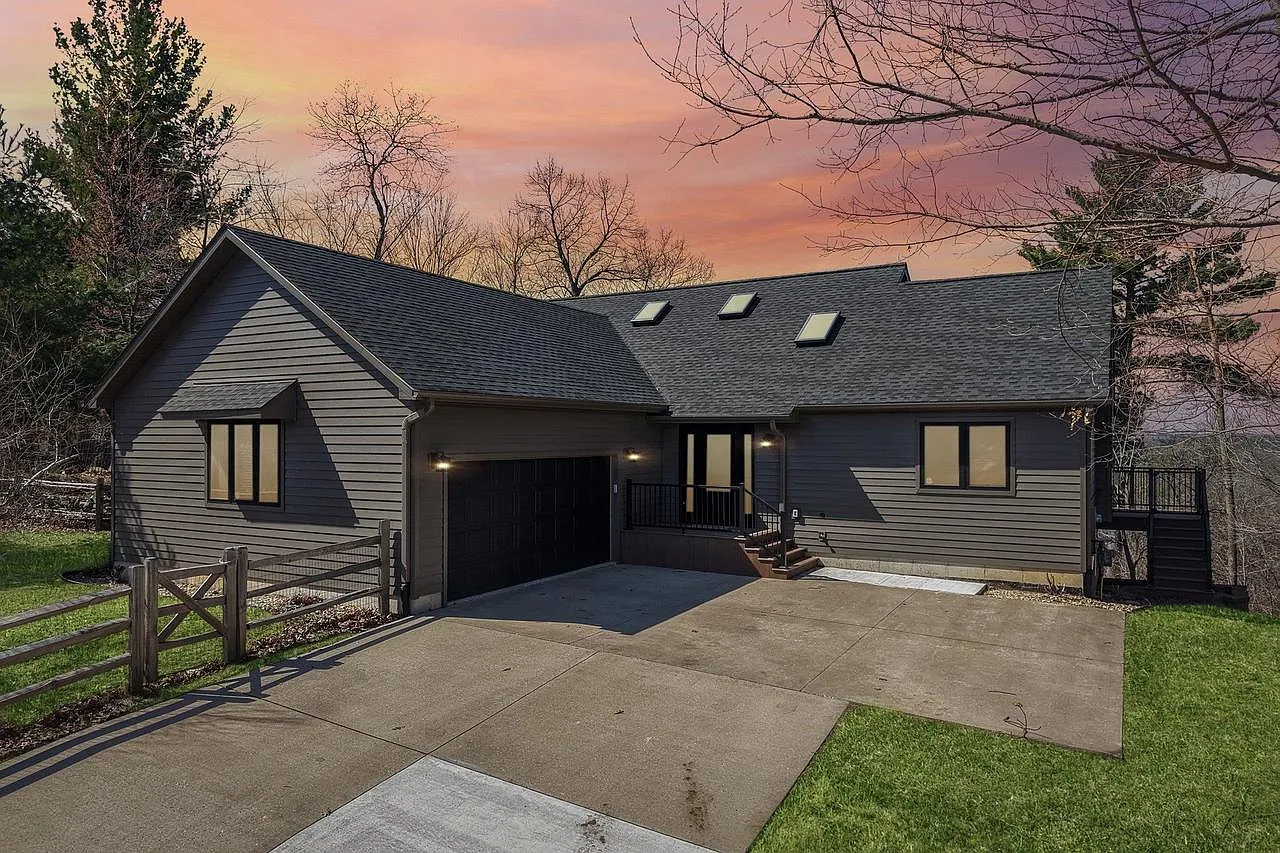 54 Lookout Ridge photo 1