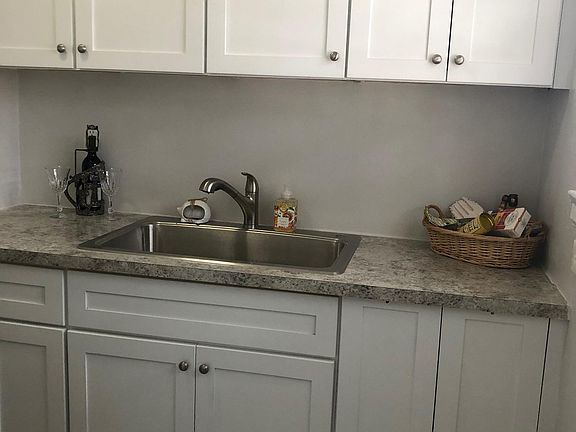 2nd image of 137 Danube Ave APT 4