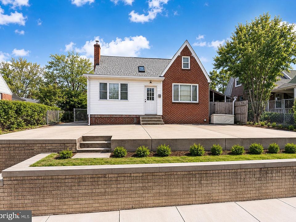 1st image of 607 University Blvd E