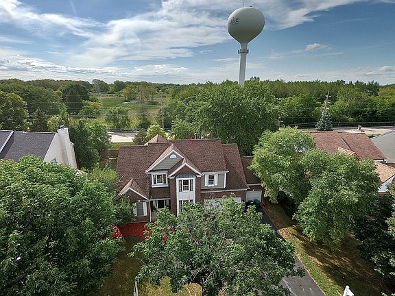 2nd image of 1136 Williamsburg Cir