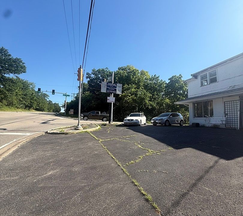 2nd image of 35485 N Fairfield Rd
