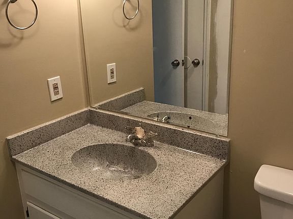 3rd image of 3126 Creekwood Dr