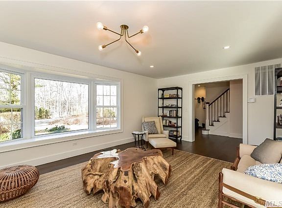 5th image of 385 Hope Ln