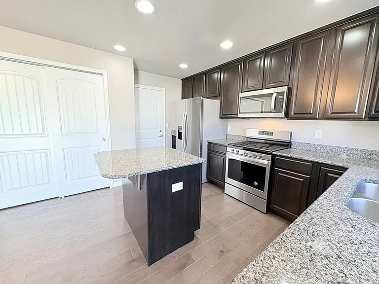 1750 Sipson Dr — Photo 5