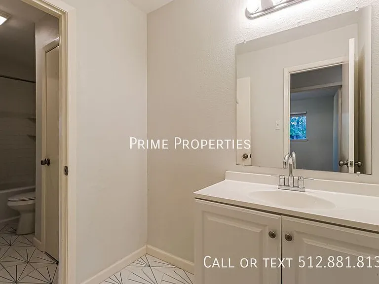 6710 Wentworth Dr #A — Photo 10