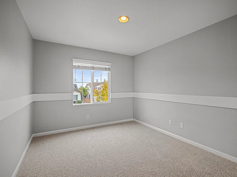729 Copperfield Ct — Photo 48