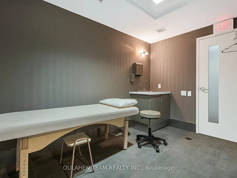 21 Carlton St #1105 — Photo 36