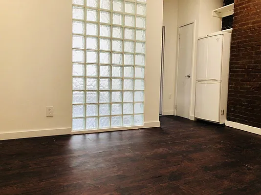 Rented by Kahen Properties | media 19