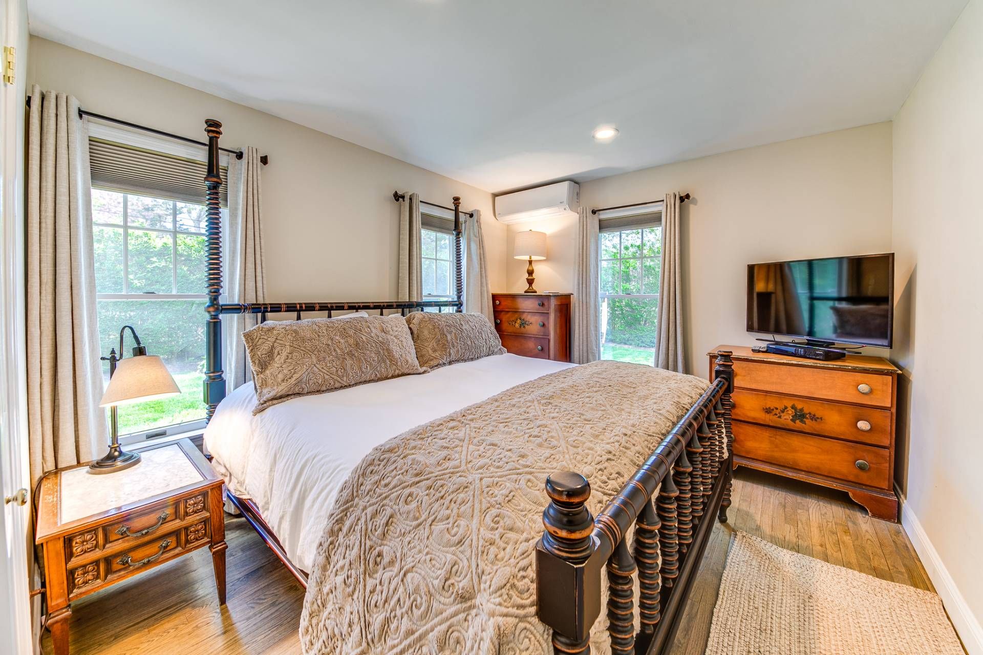 28 Windermere Dr, Sag Harbor, NY 11963 Out East