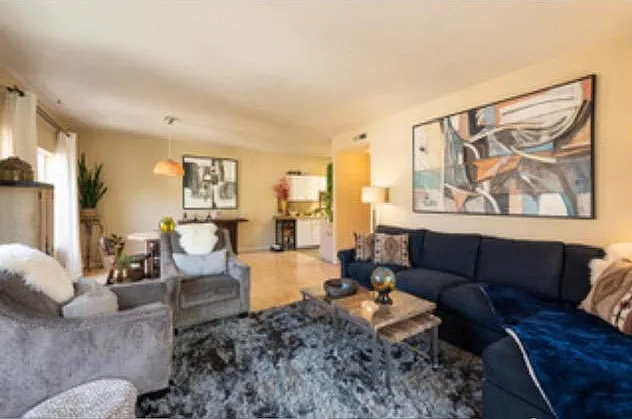 1441 SW Clay St #202