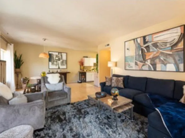 1441 SW Clay St APT 202, Portland, OR 97201