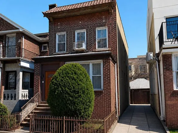 733 E 4th St, Brooklyn, NY 11218