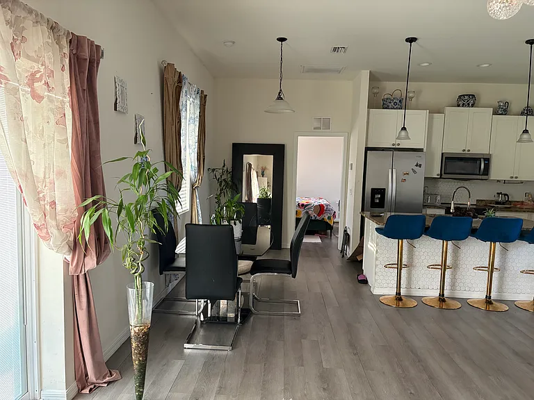 1040 Warm Ct — Photo 9