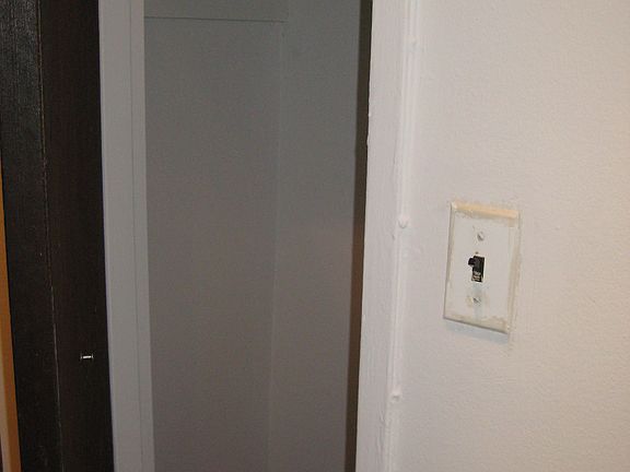 4th image of 42 W 87th St APT B