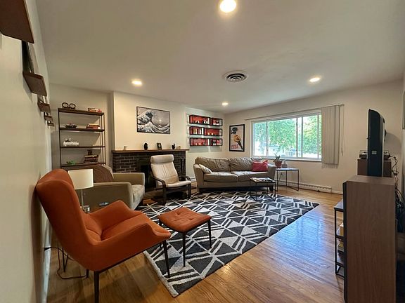 3rd image of 8233 E Kenyon Dr