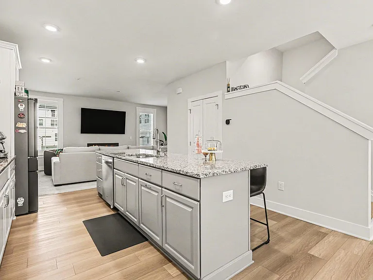 11549 Helmond Way #115 — Photo 8