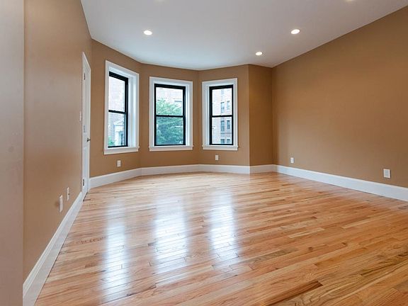 2nd image of 6 Lothian Rd #1