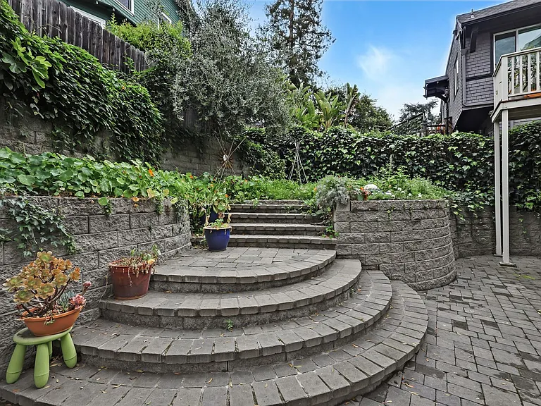 555 El Dorado Ave — Photo 29