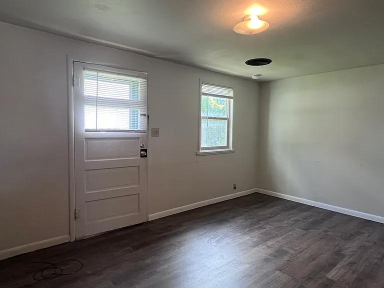 1166 S Sheridan Ave #C — Photo 4